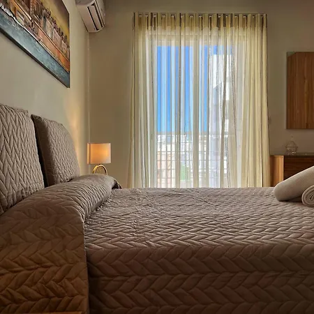 Διαμέρισμα Charming Two Bedroom *
