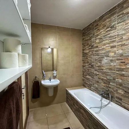 Апартаменты Charming Two Bedroom Pieta