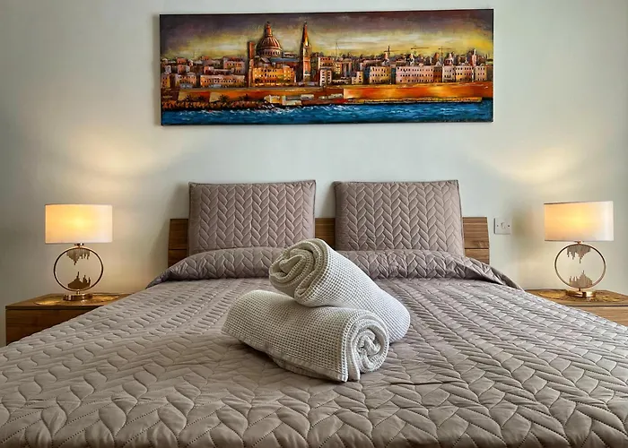 Apartment Charming Two Bedroom