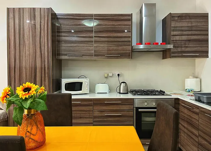 Charming Two Bedroom Apartment Pieta